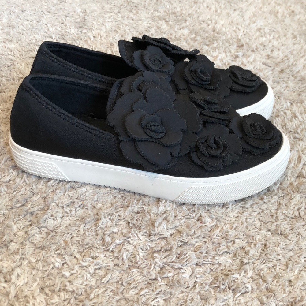 Zara’s Platform slip on Sneakers with flowers